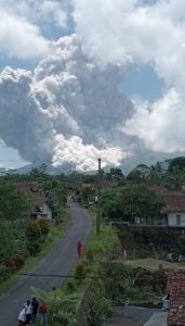 Gunung Merapi erupsi hari ini