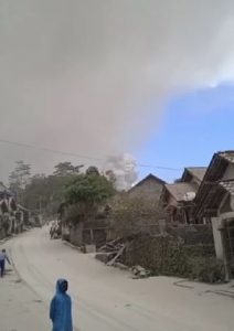 Gunung Merapi erupsi hari ini