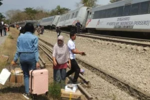 Kereta Api Argo Semeru Anjlok di Kulon Progo, Proses Evakuasi Korban Masih Berlangsung