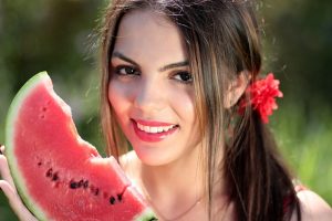 manfaat makan semangka