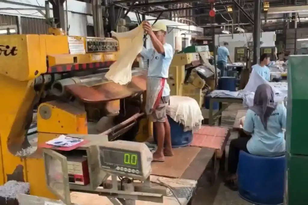 pabrik kulit gondomanan